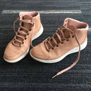 Under Armour Women UA Charge Pivot Mid